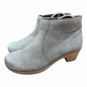 Dansko Maria size 8.5-9 (39 EU) Leather Ankle Boot Nubuck Women Gray Ankle Boots